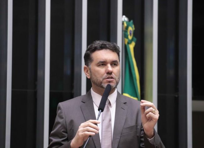 Câmara aprova em segundo turno a PEC do corte de gastos; texto segue para o Senado