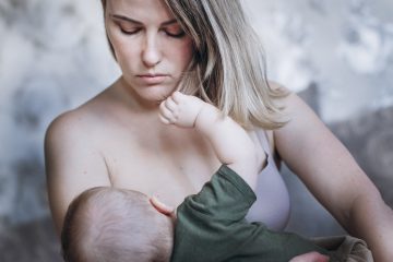 Maioria das gestantes brasileiras recebe orientações superficiais sobre amamentação, aumentando riscos à saúde de mães e bebês